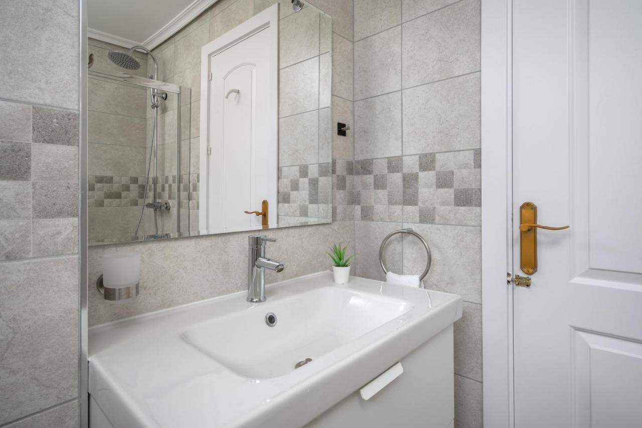 Stunning 3Br Flat Near Beach And Puerto Marina By Costarentals - Ref 150 Benalmádena Buitenkant foto